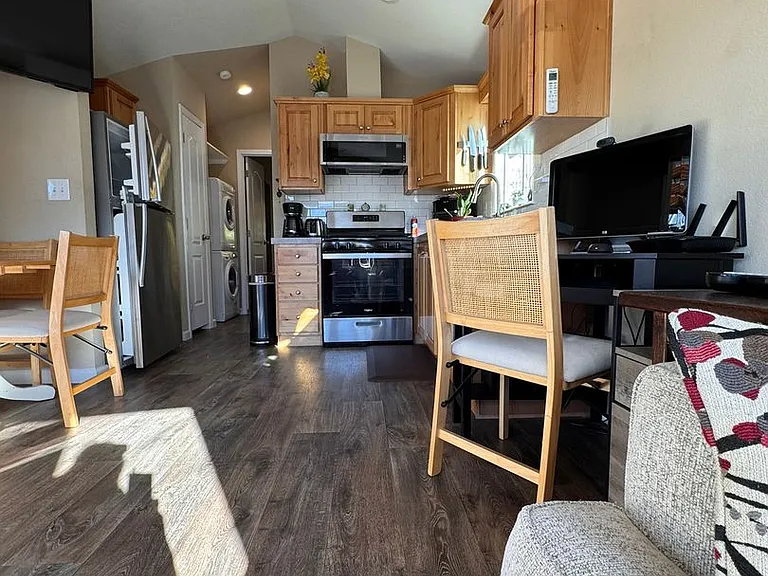 11 Pond Ln — Photo 11
