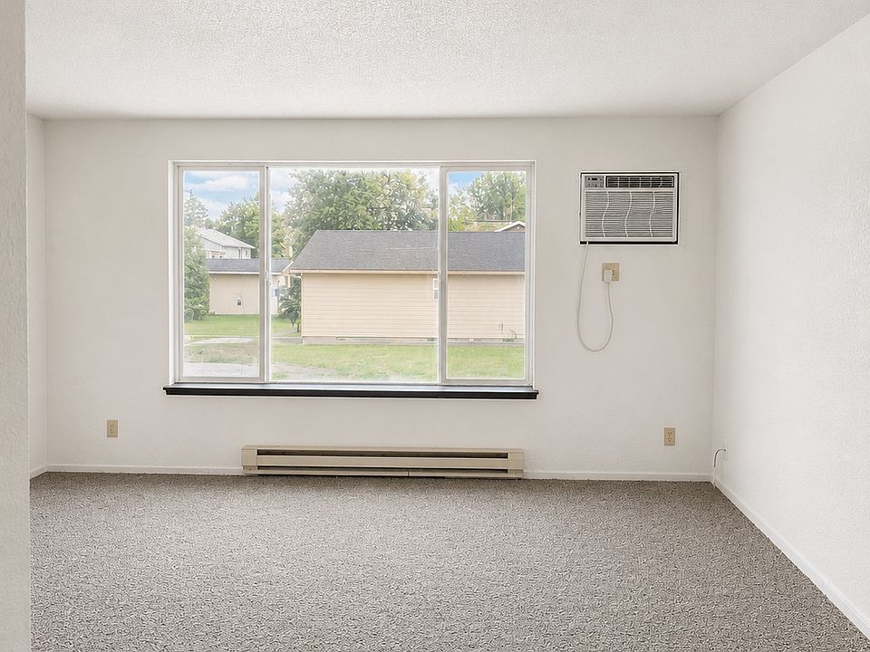 2nd image of 909 Broadview Dr #B