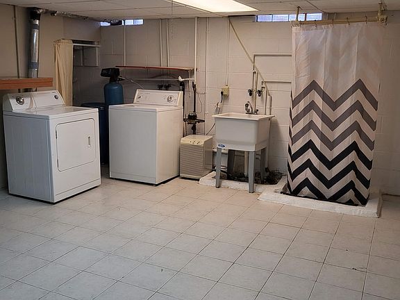 4th image of 1107 S Washington Ave #2