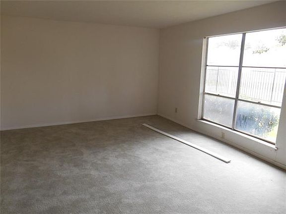 3rd image of 6600 Eastridge Dr APT 104