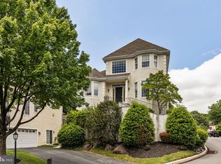 1015 Riverview Ln, Conshohocken, PA 19428