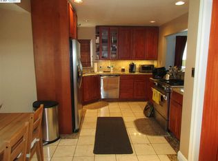 10736 Sheldon St, Oakland, CA 94605