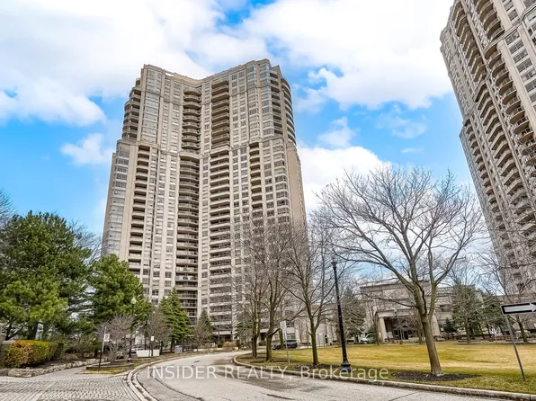 35 Kingsbridge Garden Cir, Mississauga, ON