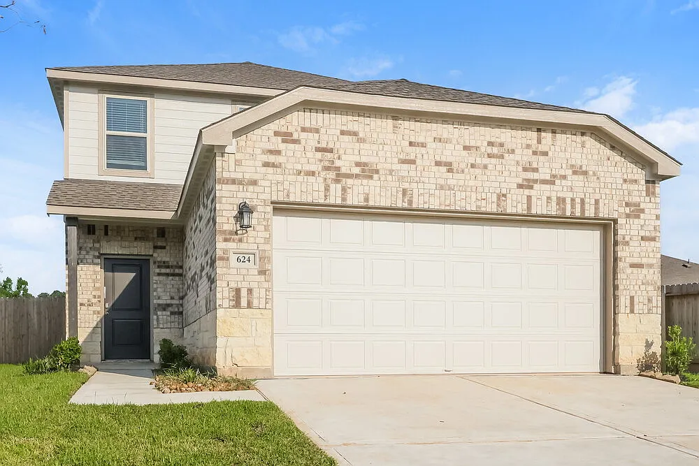 3 bed, 2.5 bath, 1567 sqft, $1,790 — Photo 1