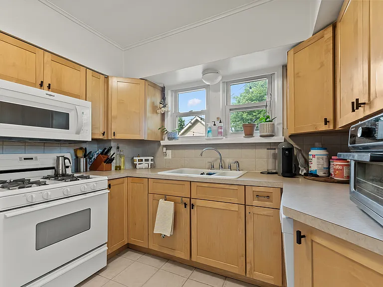 1034 Mohawk Ave — Photo 8