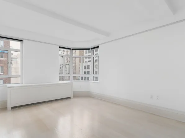 21 East 61st Street image 10 of 18