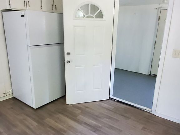 3rd image of 512 Peach St