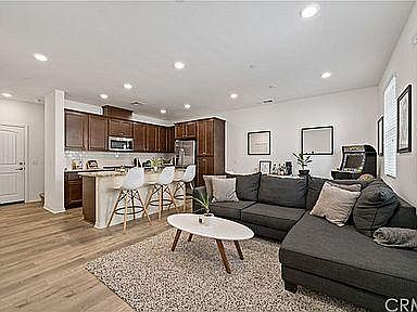 1st image of 40403 Calle Real