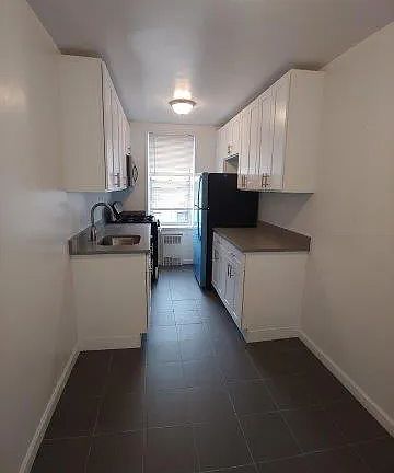 3rd image of 67-25 Dartmouth St #6J