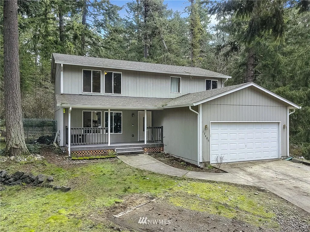 17406 Little Tree Court SE photo 1