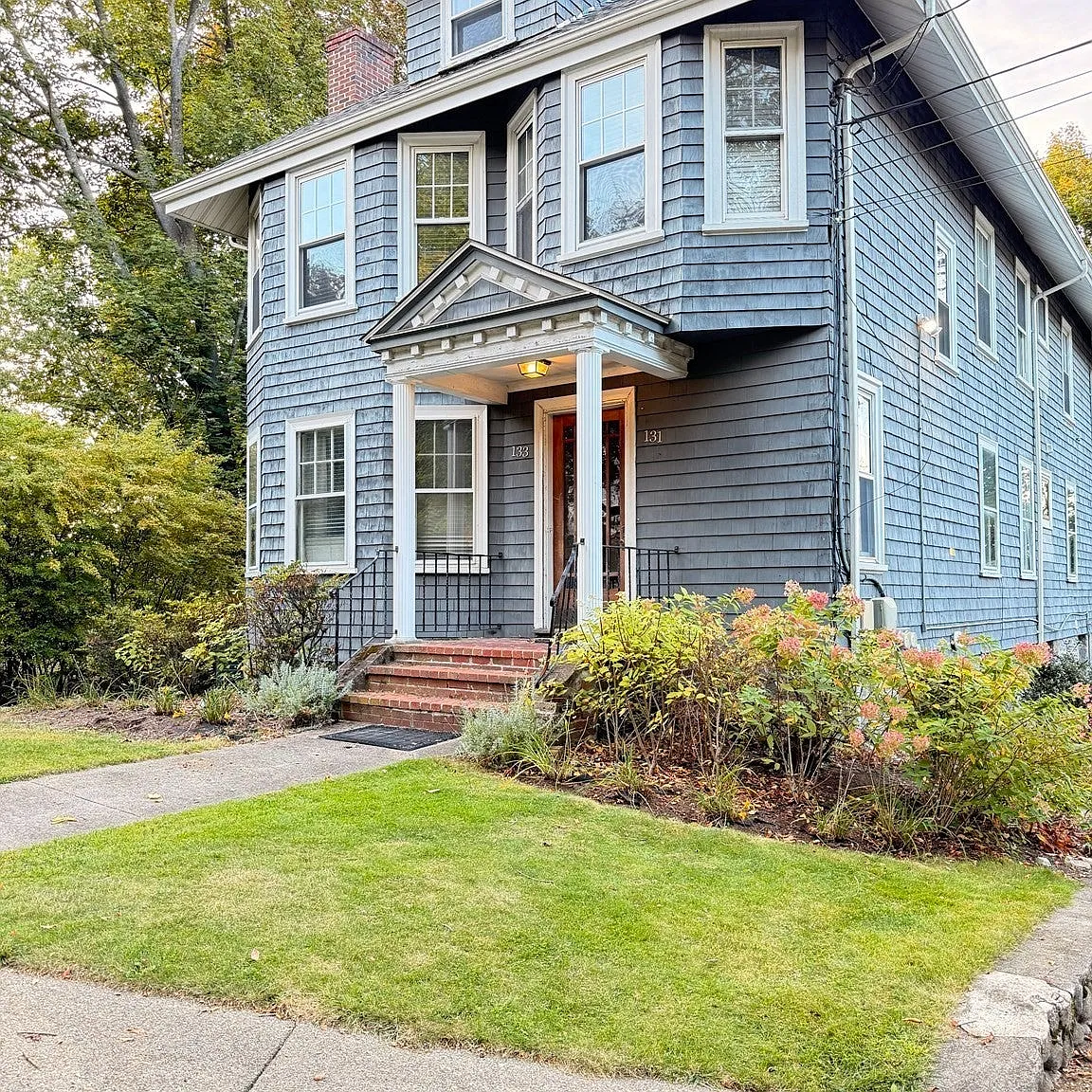 3 bed, 1326 sqft, $3,700 — Photo 2