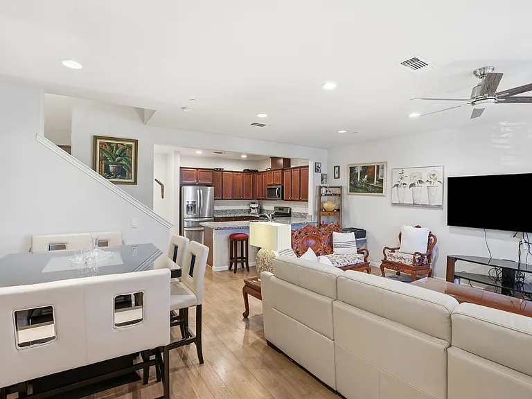 14842 Kit Carson Dr — Photo 4