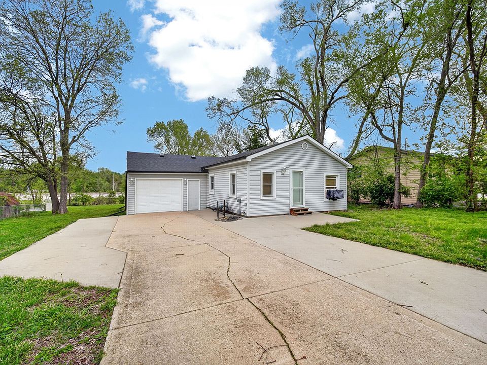 1st image of 5415 NW Torgerson Dr