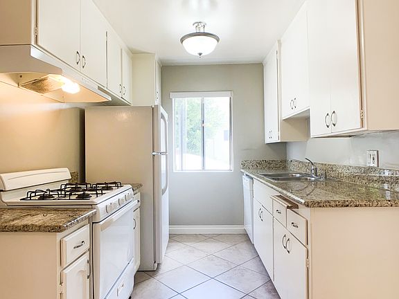 3rd image of 3750 S Bentley Ave APT 5