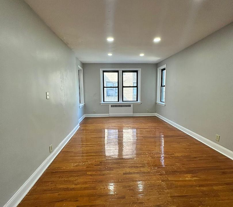 2nd image of 400 Highland Ter APT 4A