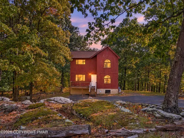 195 Mallard Ln, Bushkill, PA 18324