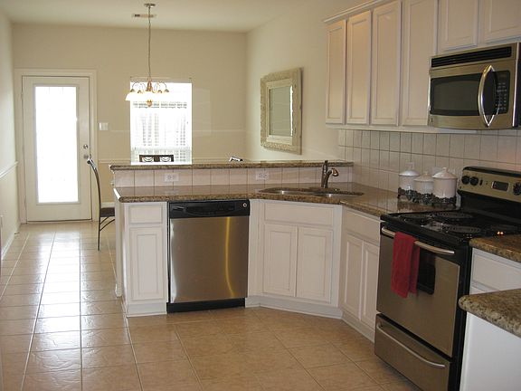 3rd image of 1815 Leisure Ct