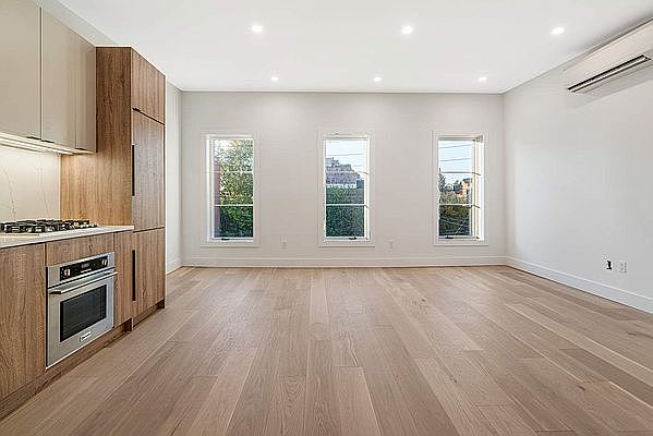 1st image of 385 Van Brunt St APT 3
