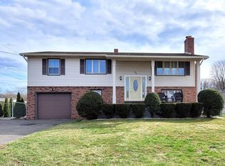 25 Mayflower Ave, Chicopee, MA 01013