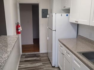 264 Broad Ave #E5, Leonia, NJ 07605