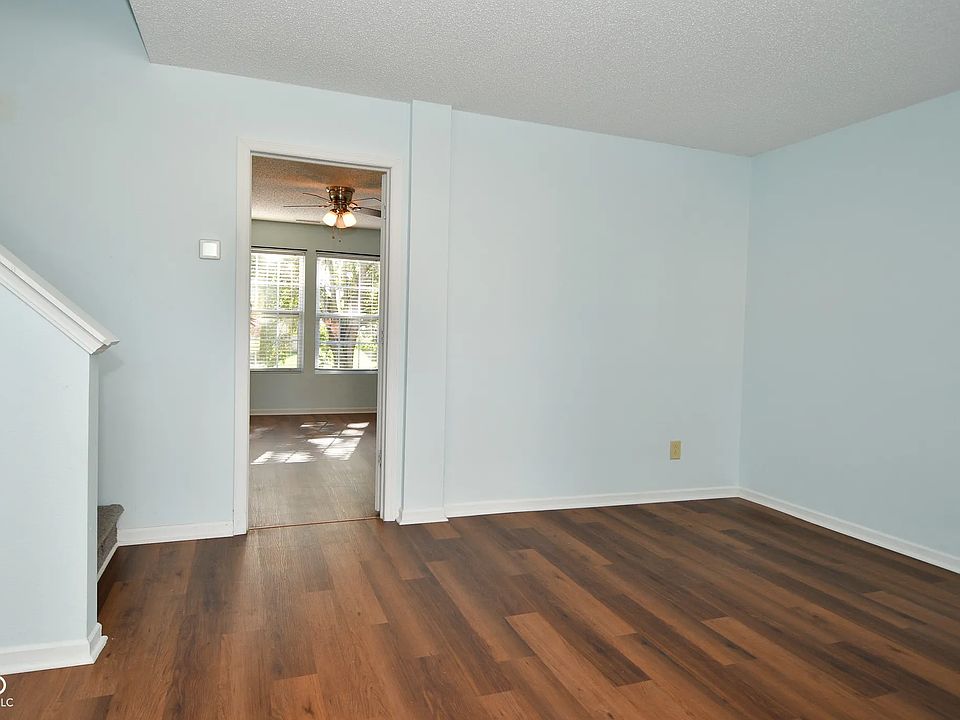 1st image of 2895 Hearthside Dr