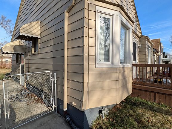 2nd image of 982 Cleveland Ave