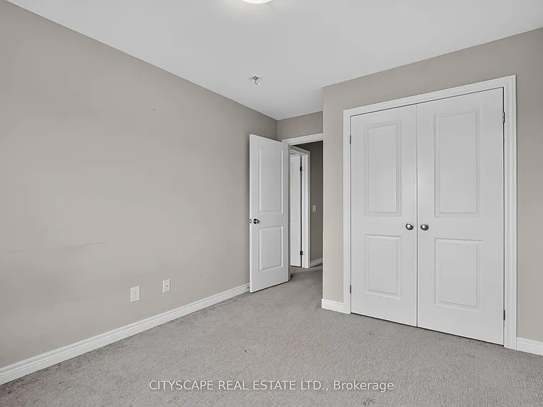 27 Lamb Cres — Photo 22