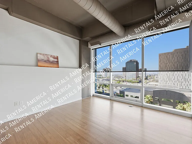 1 E Lexington Ave #905 — Photo 18