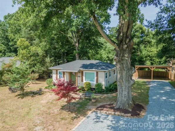 1105 Young St, Mooresville, NC 28115