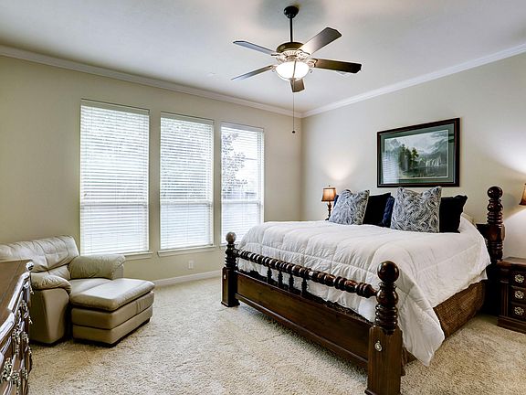 5th image of 5539 Cedar Elm Ln