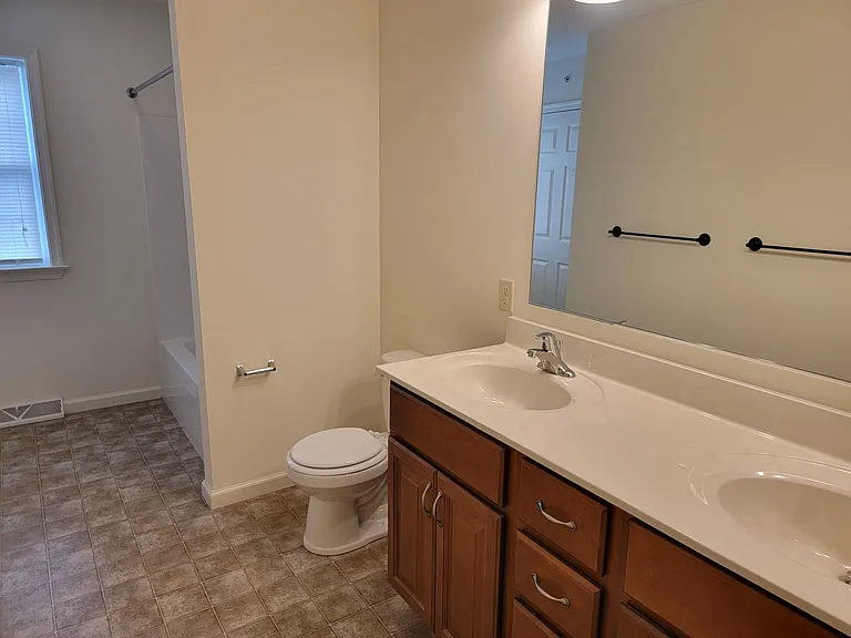 213 Limestone Dr — Photo 10