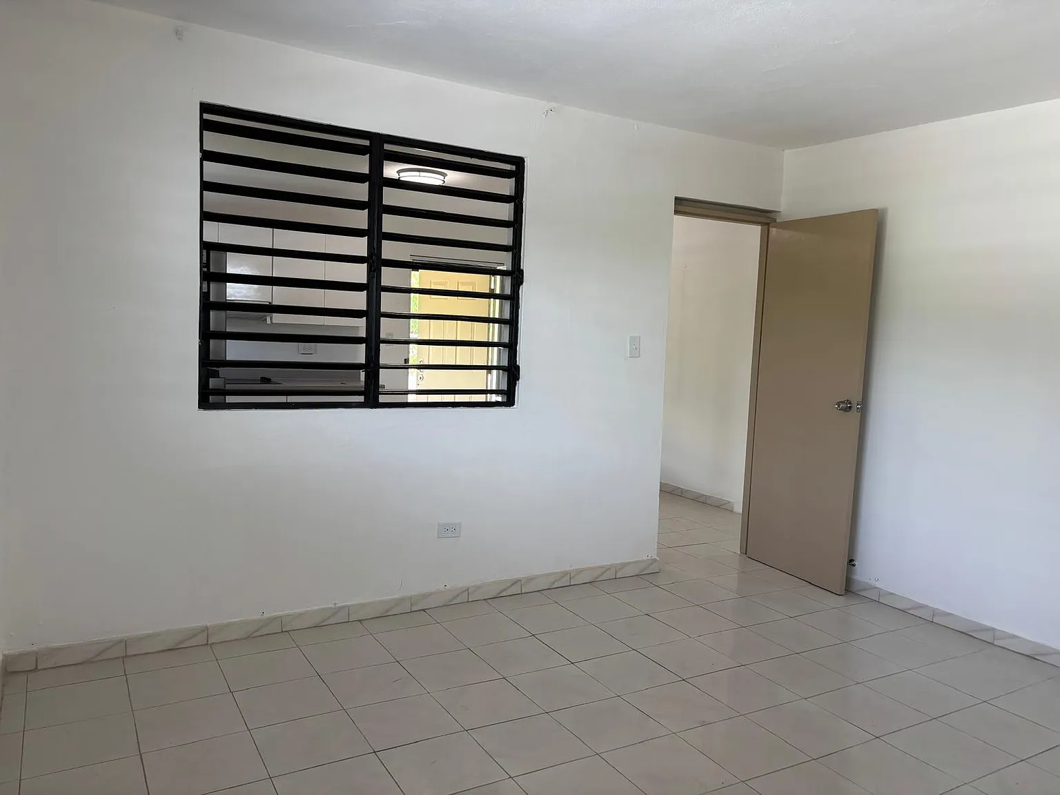 1 bed, 850 sqft, $800 — Photo 1