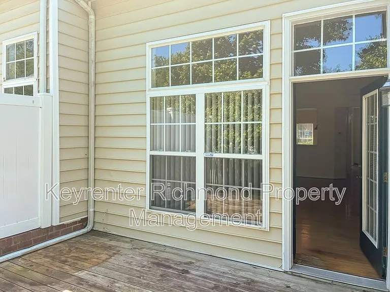 5904 Chapel Lawn Ter — Photo 18