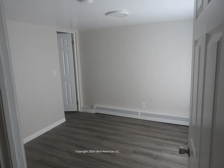 18 Pine St — Photo 11