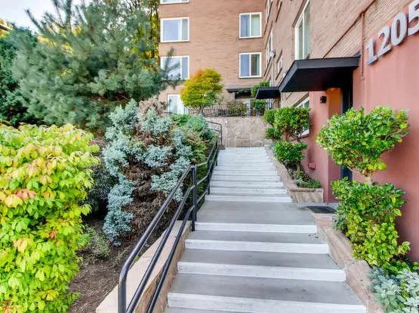 1205 SW Cardinell Dr Unit 102, Portland, OR 97201