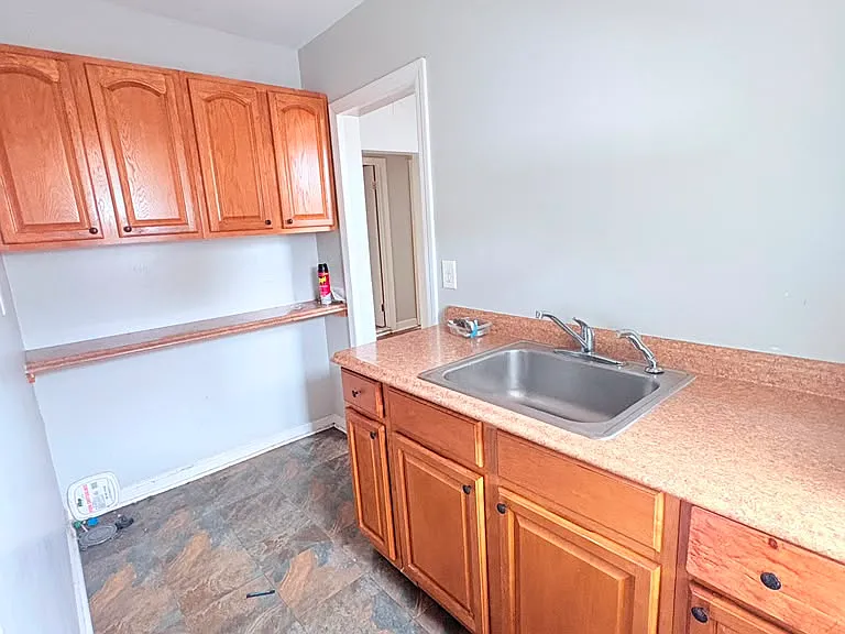 107 Dix St #11 — Photo 8