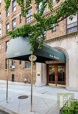 Rented by Halstead Real Estate | media 39