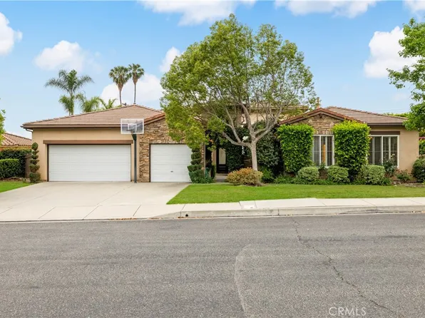 221 Grand Oaks Dr, Glendora, CA 91741