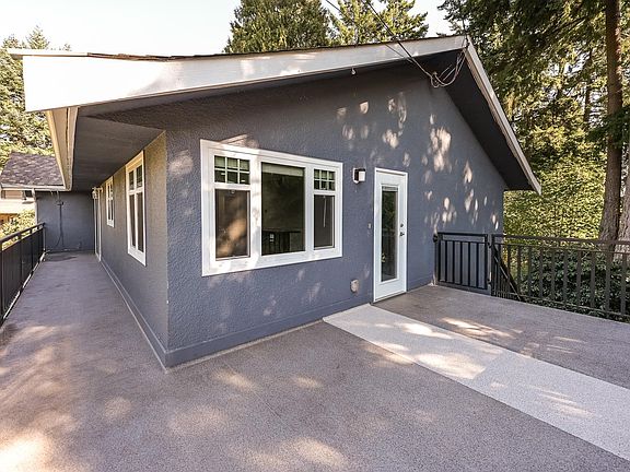 3rd image of 1020 Pacific Pl