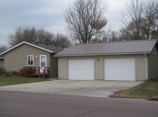 905 E 7th Ave, Milbank, SD 57252