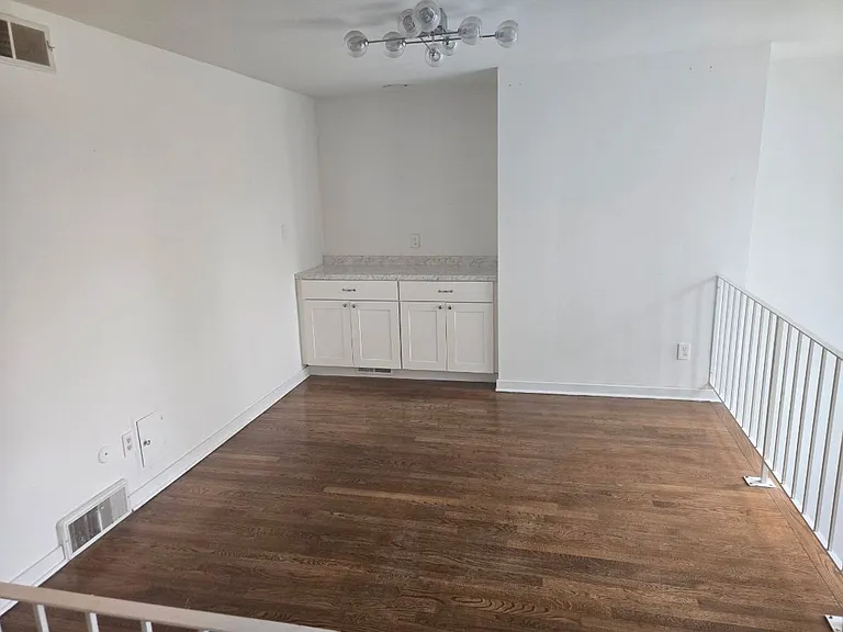 6412 Howe St #1 — Photo 13