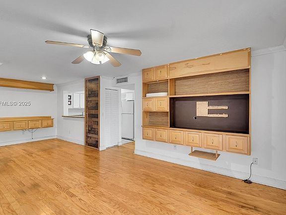 2nd image of 1265 SW 46th Ave #2205R