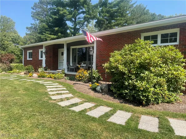 11571 Basswood Rd, Chardon, OH 44024