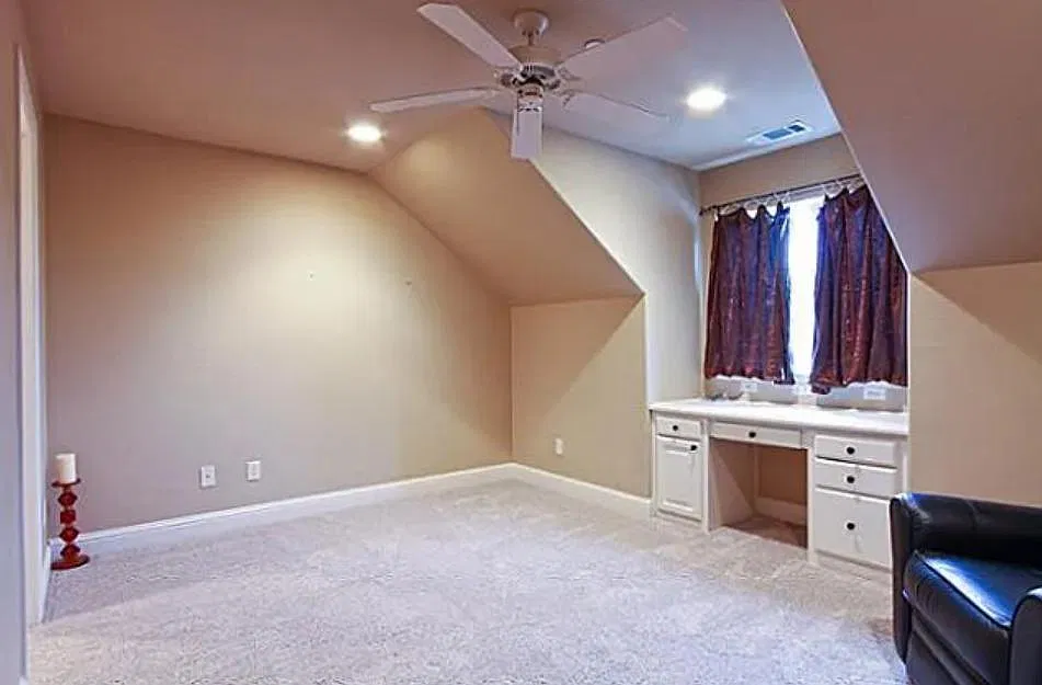 3 bed, 3.5 bath, 1706 sqft, $4,650 — Photo 3