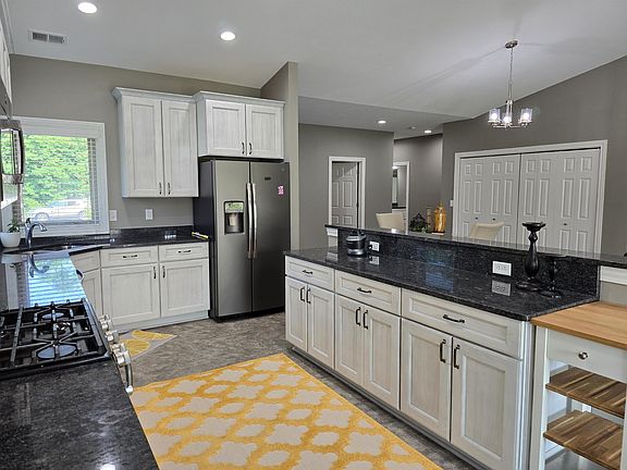 2nd image of 6245 Parks Edge Dr