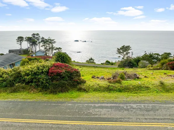 38650 Pacific Dr, Gualala, CA 95445