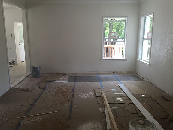 3rd image of 510 E Hathaway Dr