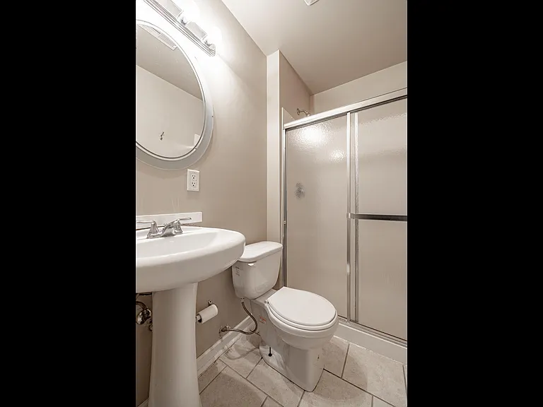 5855 Washington Blvd — Photo 22