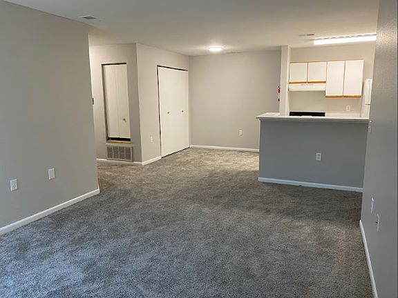 4th image of 9090 Charlotte Ct