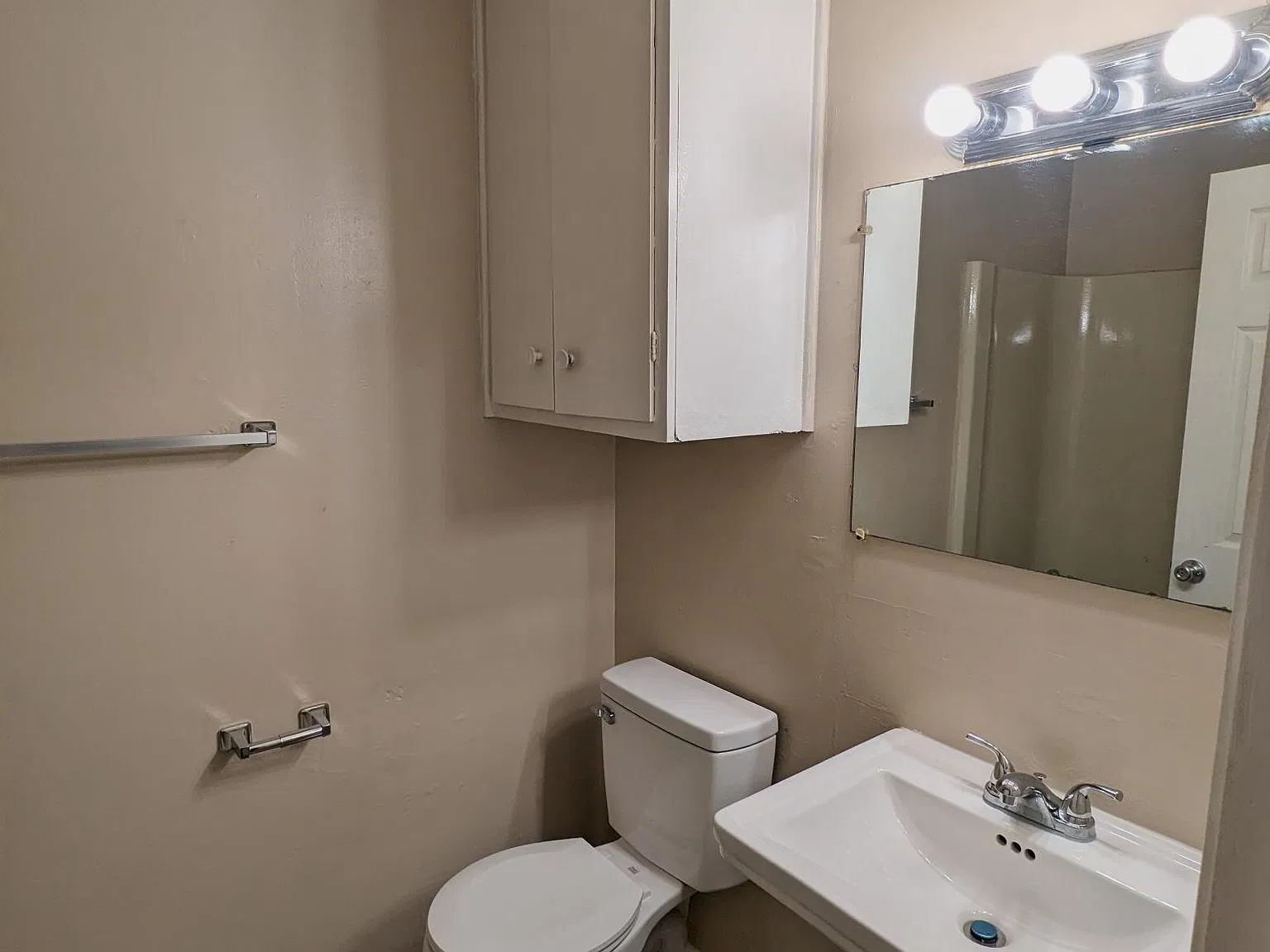 2 bed, 1152 sqft, $1,290 — Photo 2